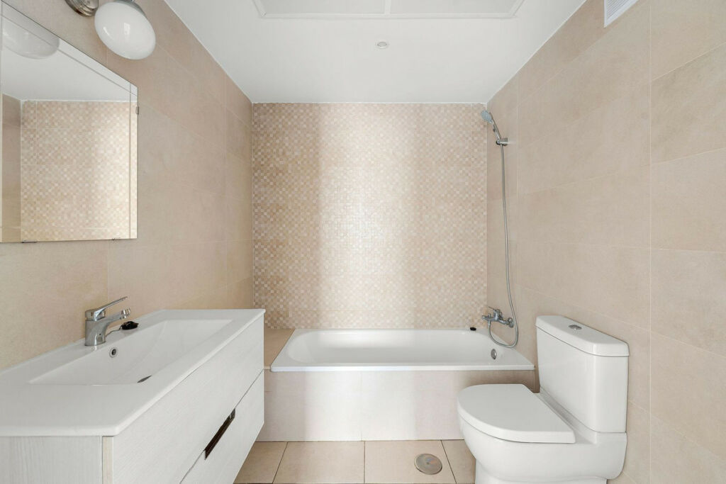Middle Floor Apartment La Campana Málaga - image 14