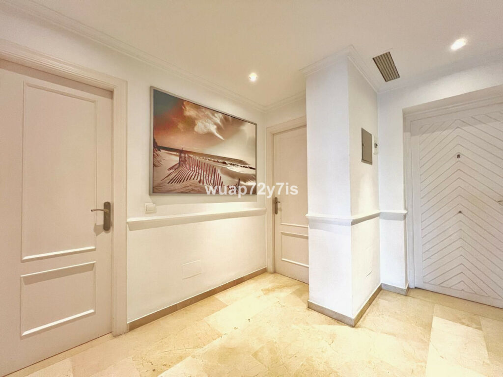 Middle Floor Apartment Estepona Málaga - image 14
