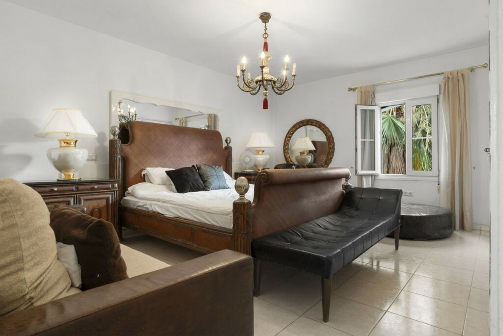 Middle Floor Apartment Puerto Banús Málaga - image 14