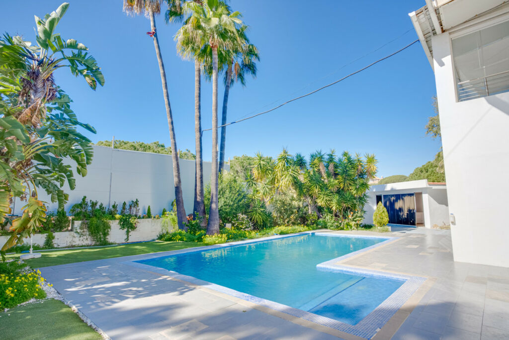 Detached Villa Elviria Málaga - image 14