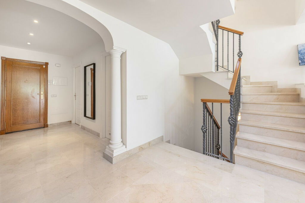 Townhouse Nueva Andalucía Málaga - image 14
