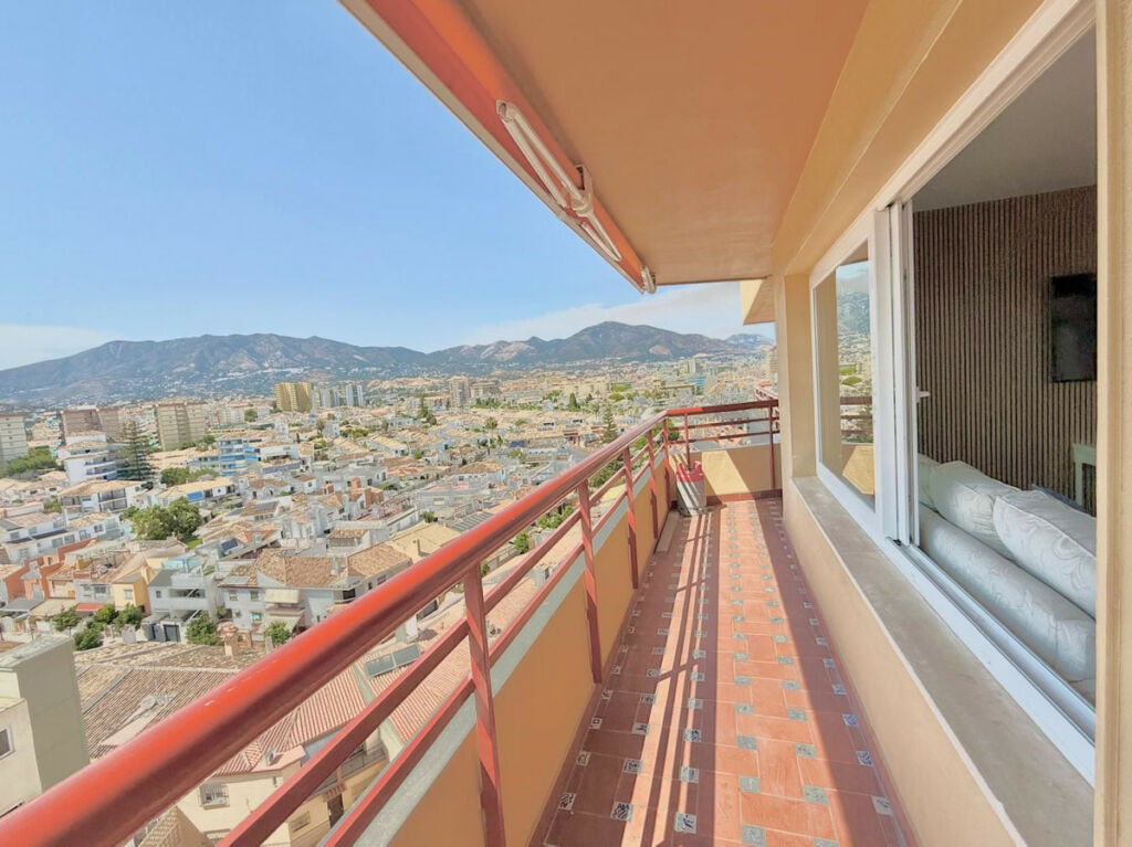 Penthouse Fuengirola Málaga - image 14