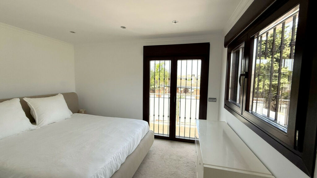 Detached Villa San Pedro de Alcántara Málaga - image 14