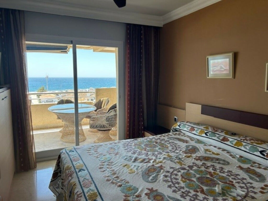 Middle Floor Apartment Puerto Banús Málaga - image 13