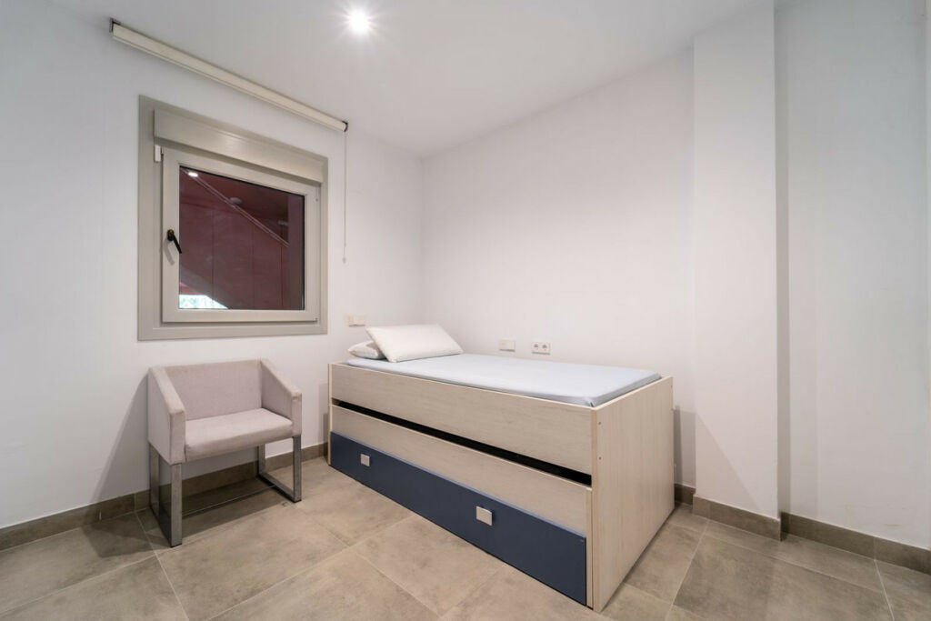 Middle Floor Apartment Benalmadena Málaga - image 14