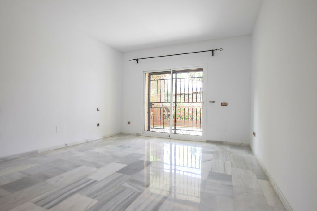 Detached Villa El Rosario Málaga - image 14