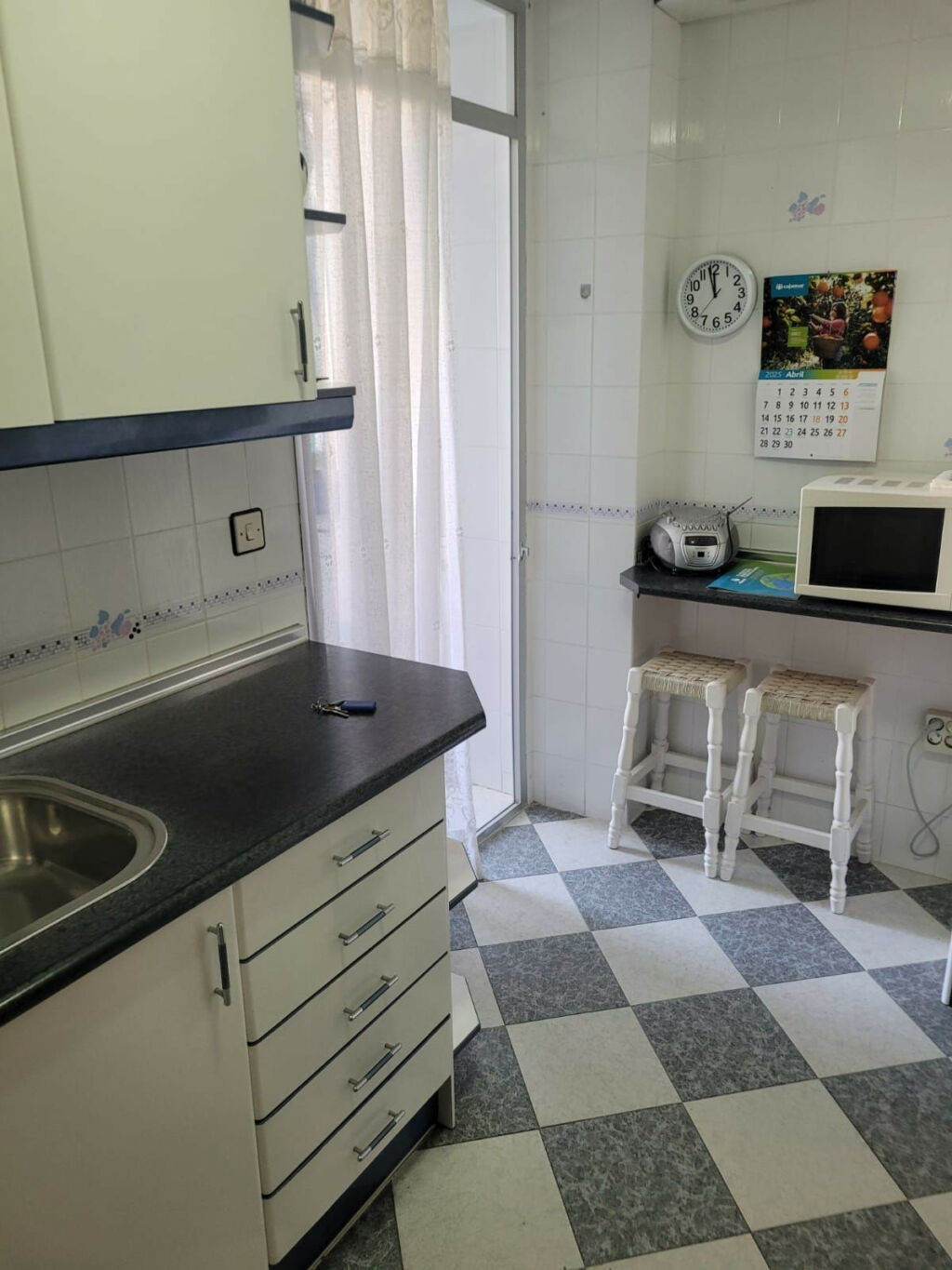 Ground Floor Apartment La Carihuela Málaga - image 14