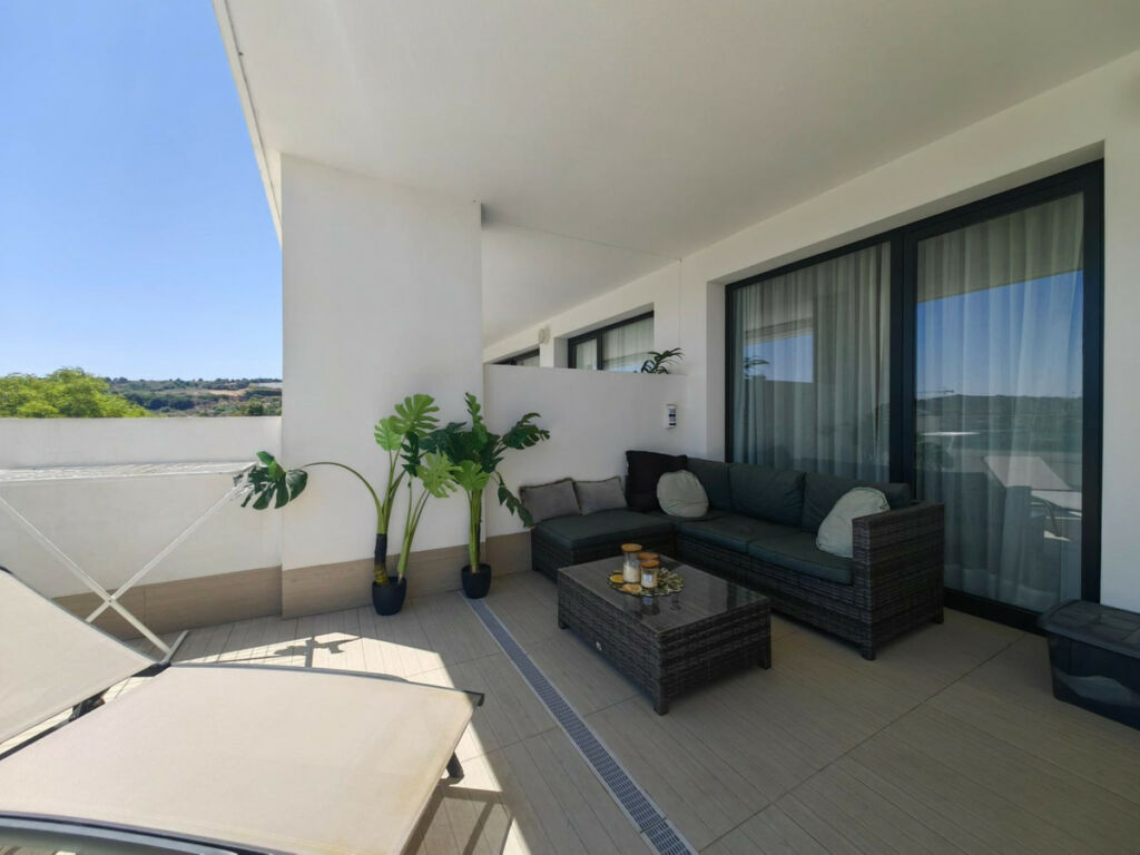 Middle Floor Apartment Estepona Málaga - image 14