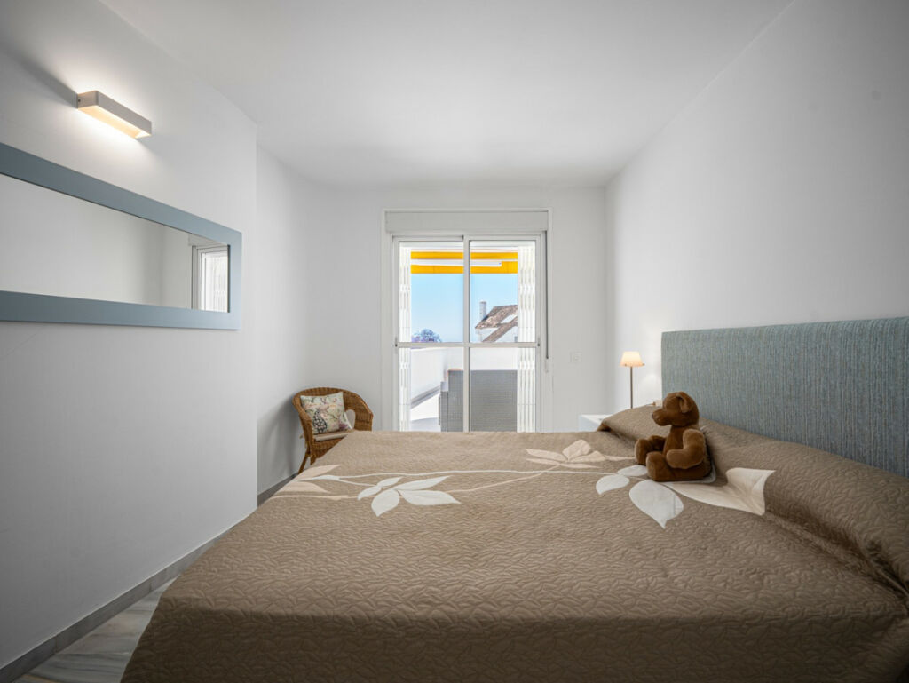 Middle Floor Apartment Nueva Andalucía Málaga - image 14