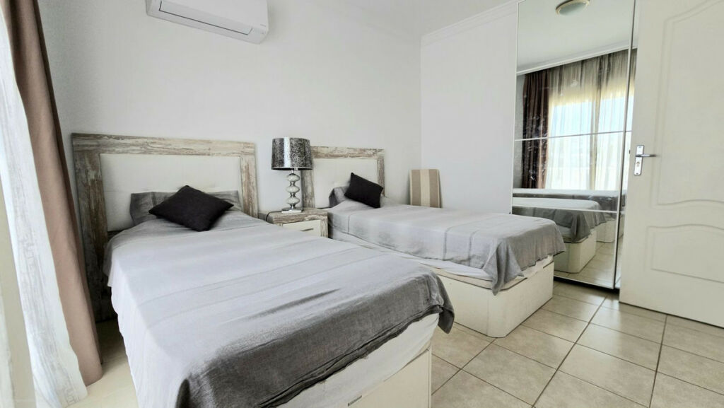 Detached Villa Calahonda Málaga - image 35