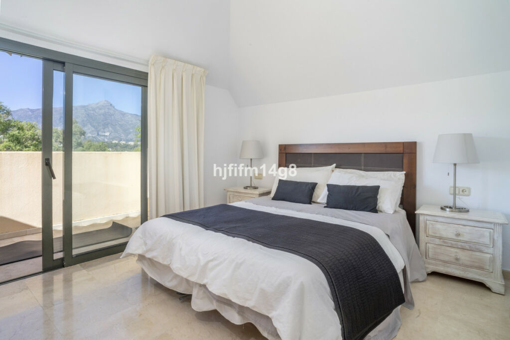 Penthouse Duplex Nueva Andalucía Málaga - image 14
