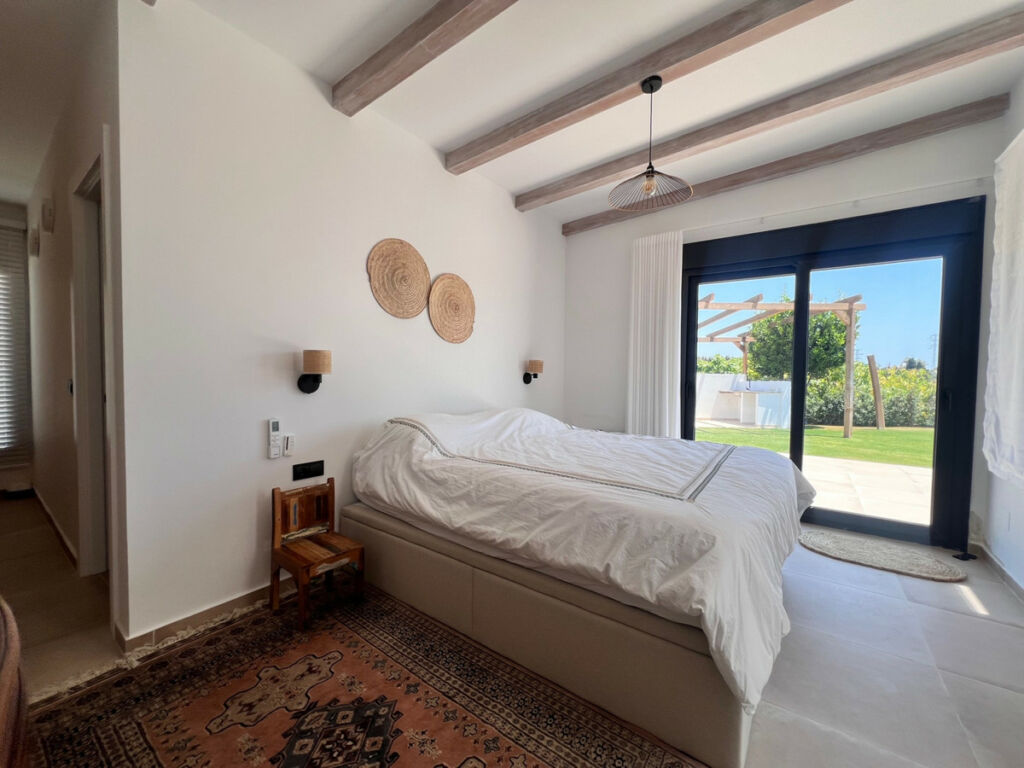 Detached Villa Estepona Málaga - image 14