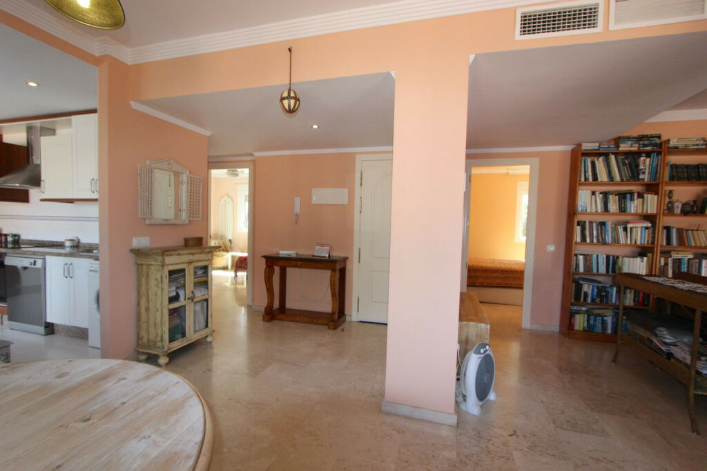 Penthouse Elviria Málaga - image 14