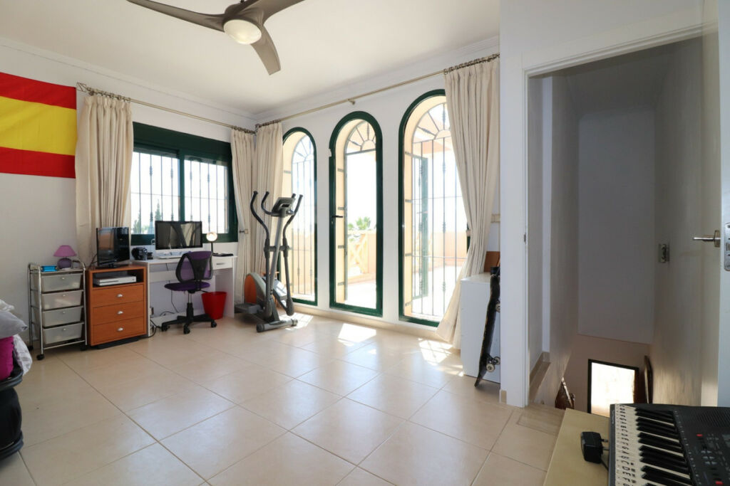 Detached Villa Ciudad Quesada Alicante - image 14
