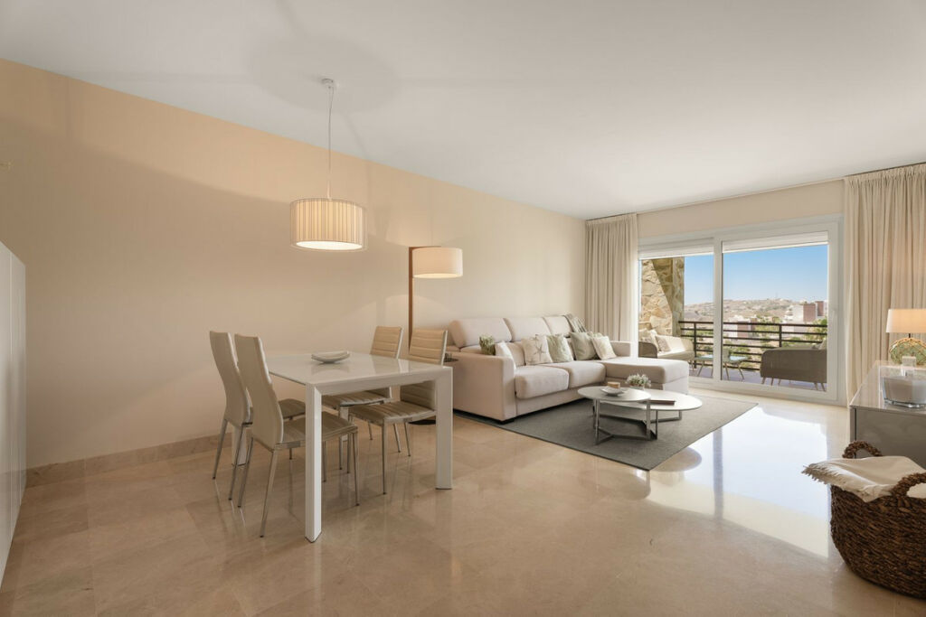 Middle Floor Apartment Los Almendros Málaga - image 11