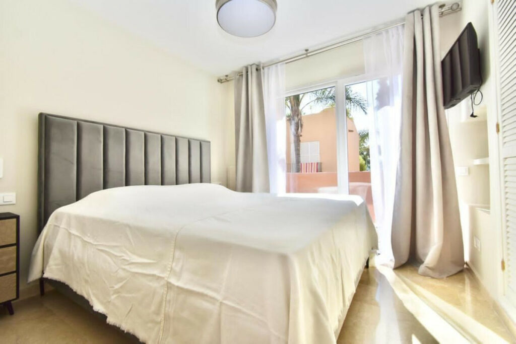 Townhouse Nueva Andalucía Málaga - image 14