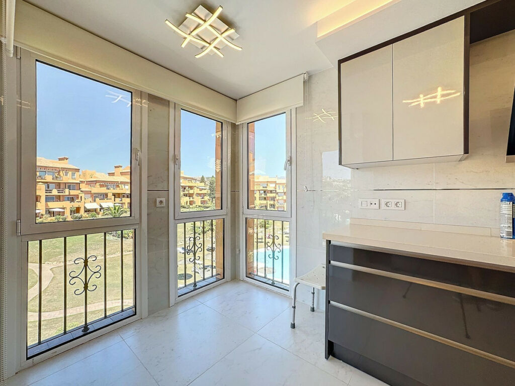 Penthouse Manilva Málaga - image 14