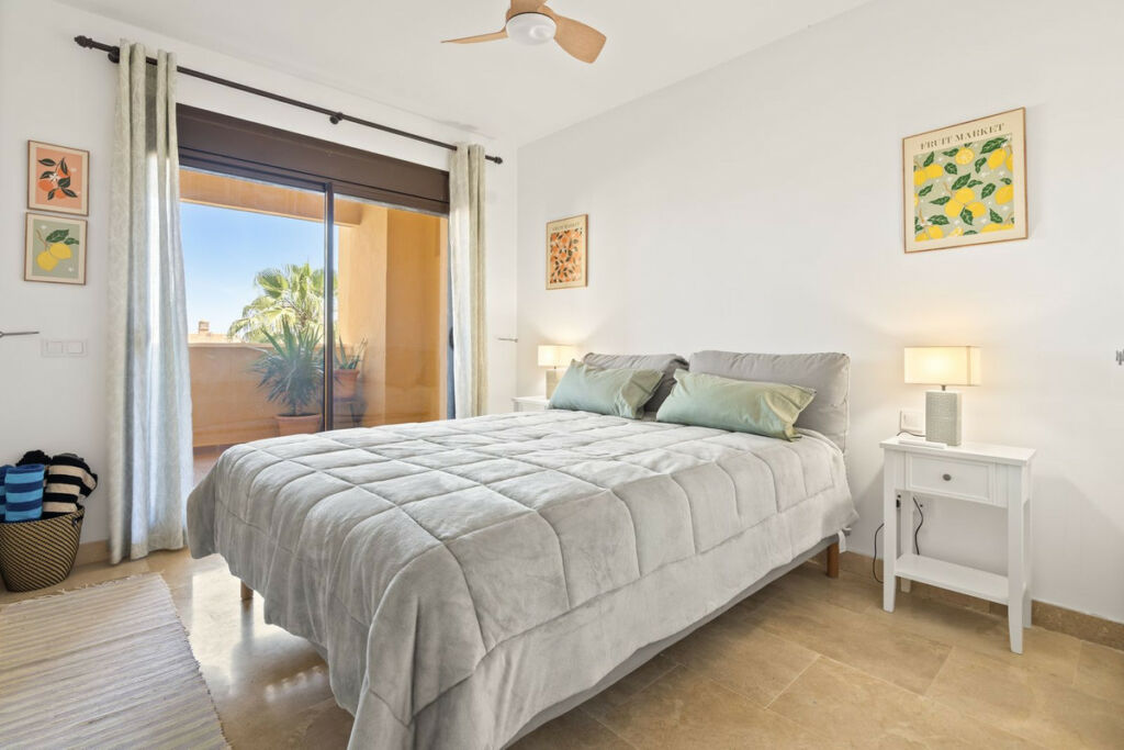 Middle Floor Apartment La Duquesa Málaga - image 14
