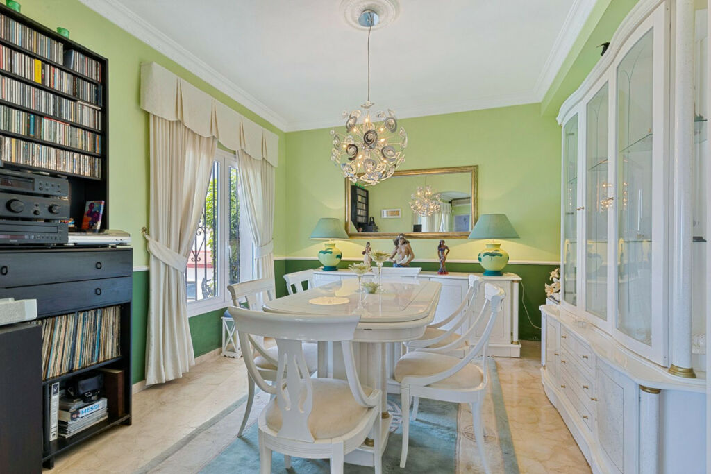 Detached Villa Fuengirola Málaga - image 14