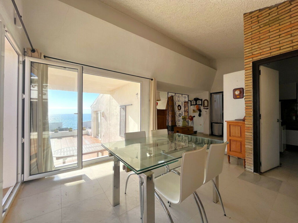 Detached Villa Estepona Málaga - image 14