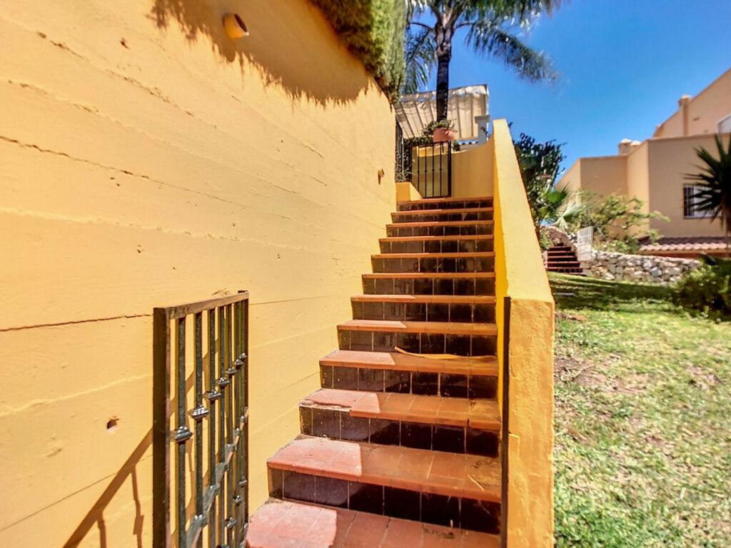 Semi-Detached House Arroyo de la Miel Málaga - image 14