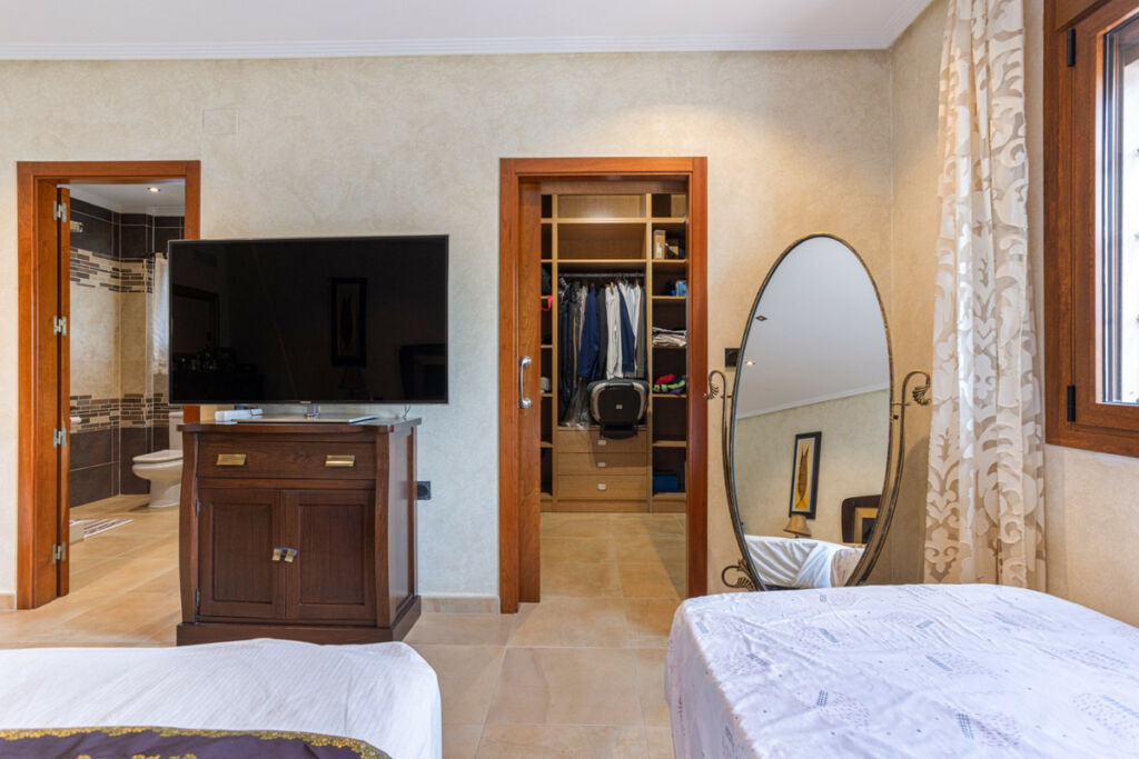 Detached Villa Los Montesinos Alicante - image 14