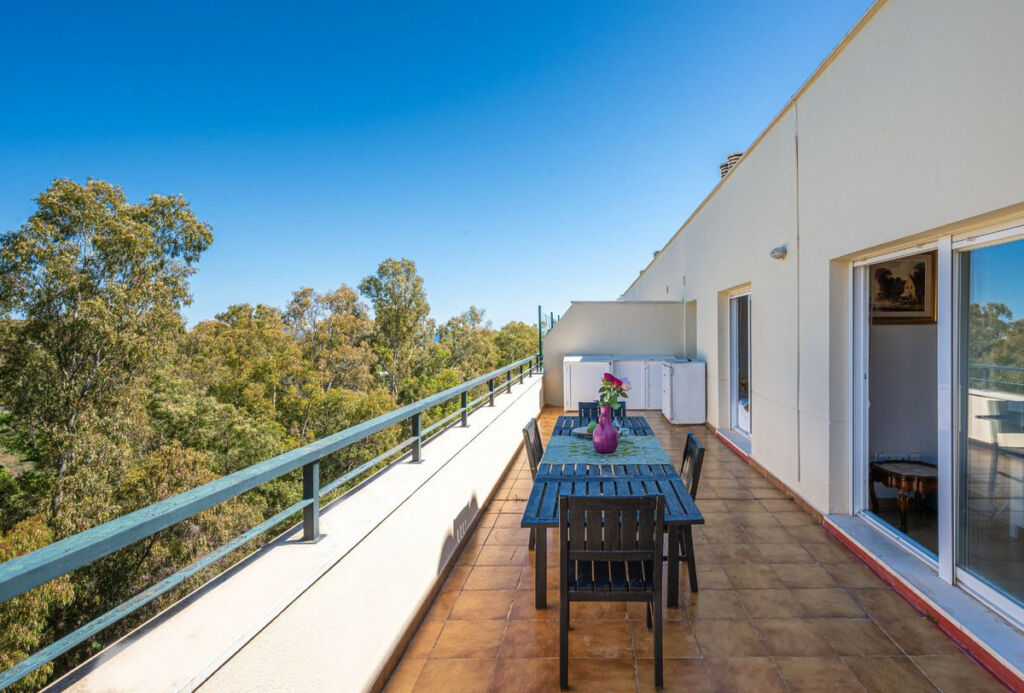 Penthouse Calahonda Málaga - image 18