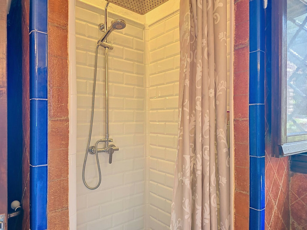 Detached Villa Riogordo Málaga - image 15