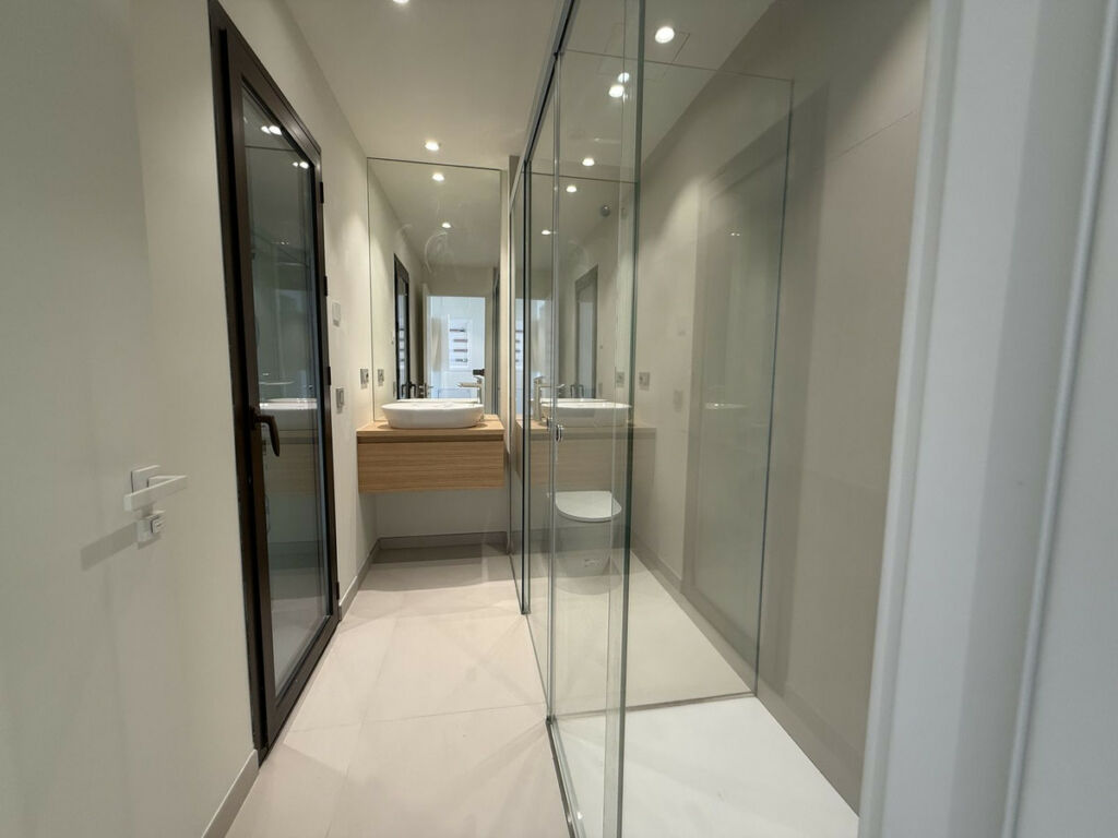 Middle Floor Apartment Higueron Málaga - image 16