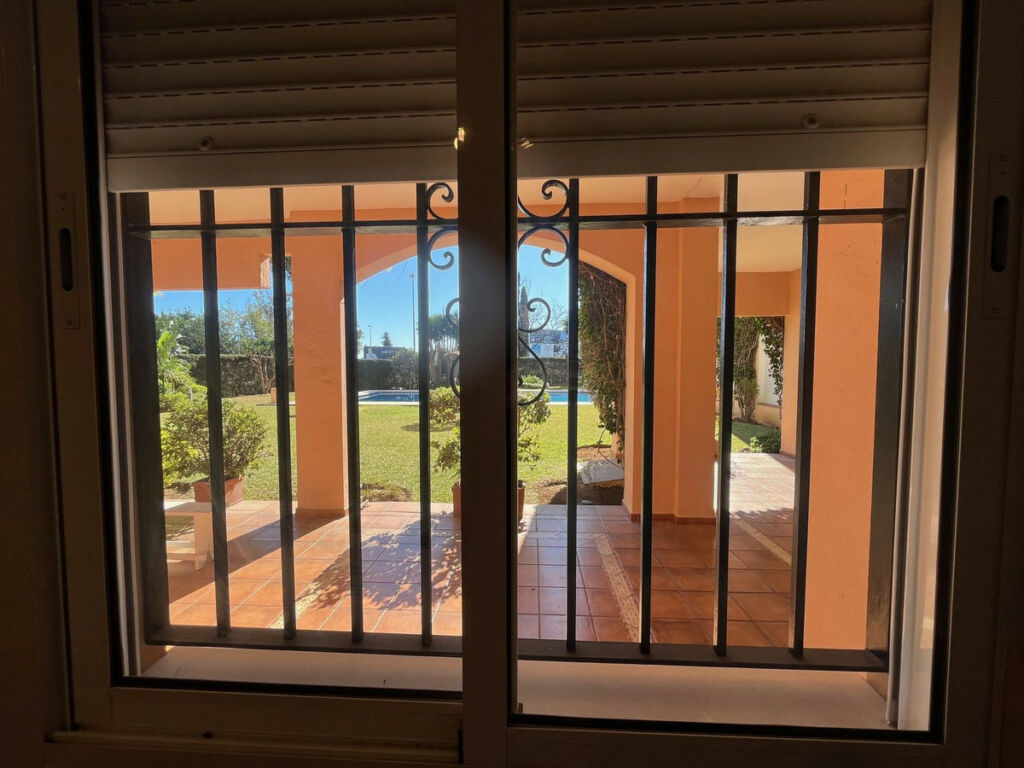 Ground Floor Apartment Puerto Banús Málaga - image 15