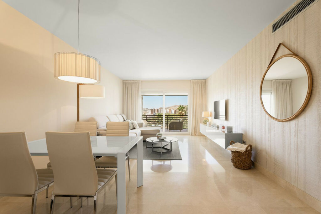 Middle Floor Apartment Los Almendros Málaga - image 12