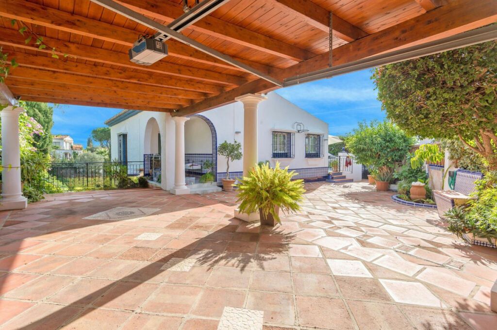 Detached Villa El Rosario Málaga - image 15