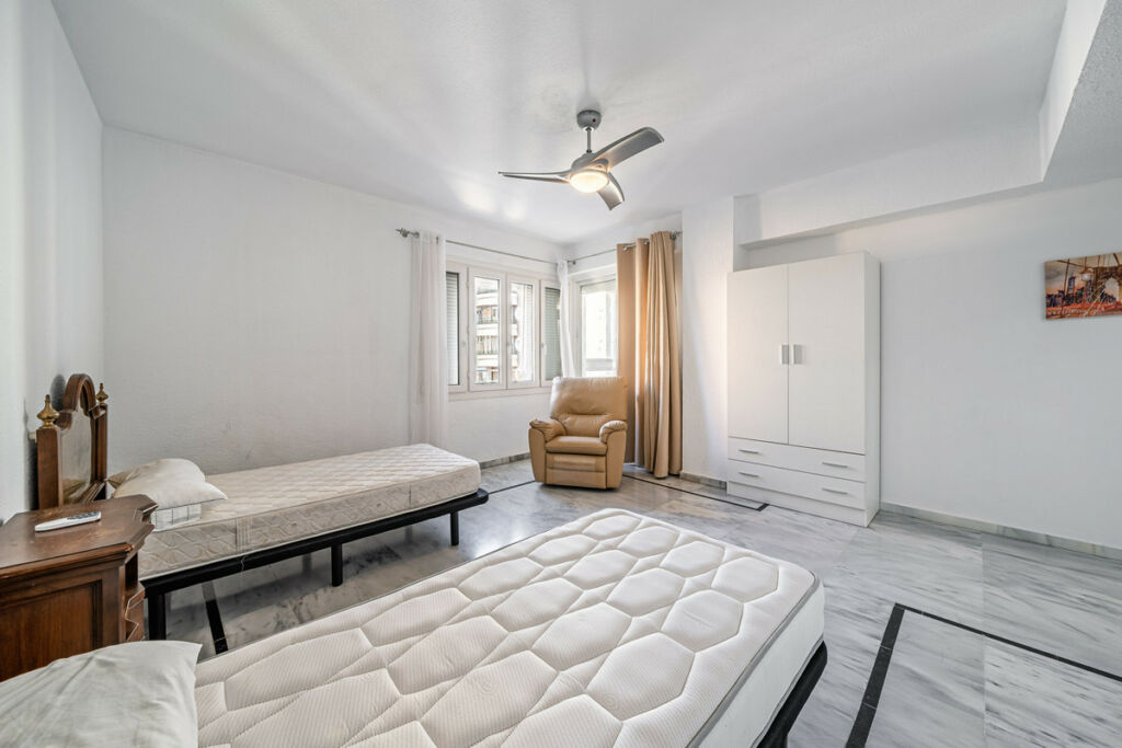 Middle Floor Apartment Málaga Centro Málaga - image 15