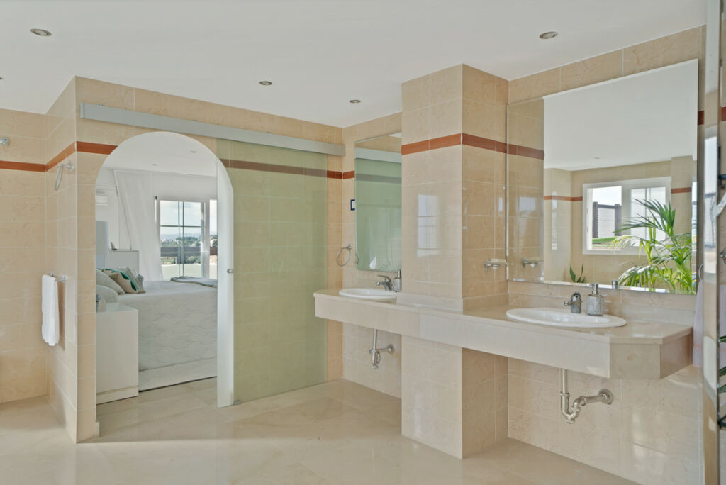 Penthouse Benalmadena Málaga - image 17