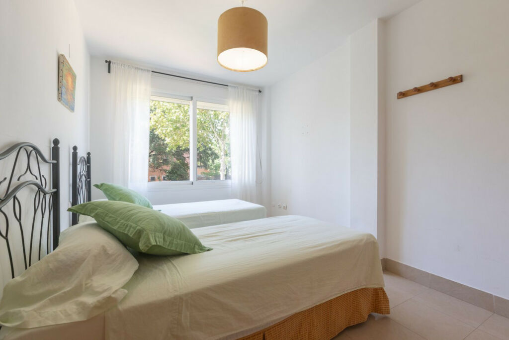 Middle Floor Apartment Elviria Málaga - image 15