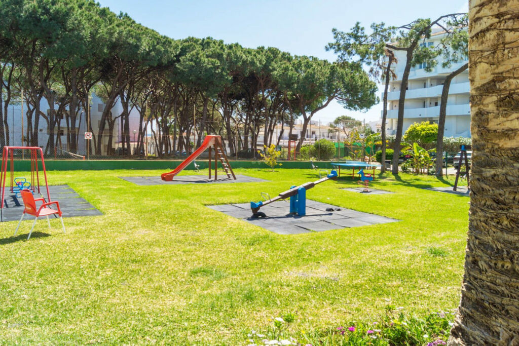 Middle Floor Apartment Calahonda Málaga - image 15