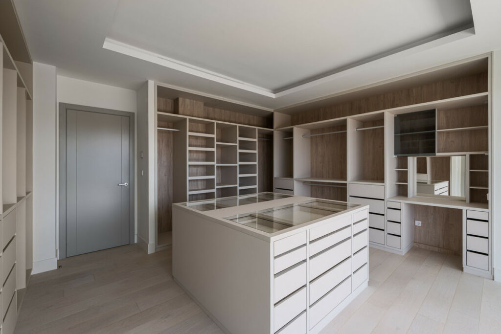 Detached Villa Estepona Málaga - image 15