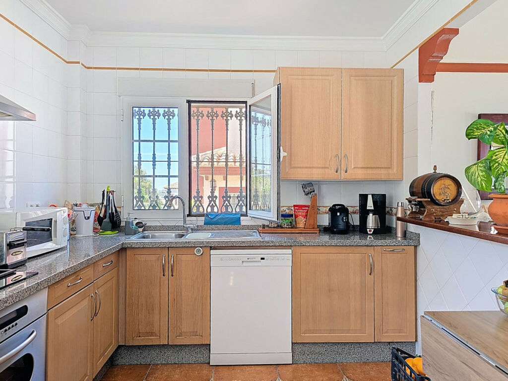 Detached Villa Canillas de Albaida Málaga - image 15