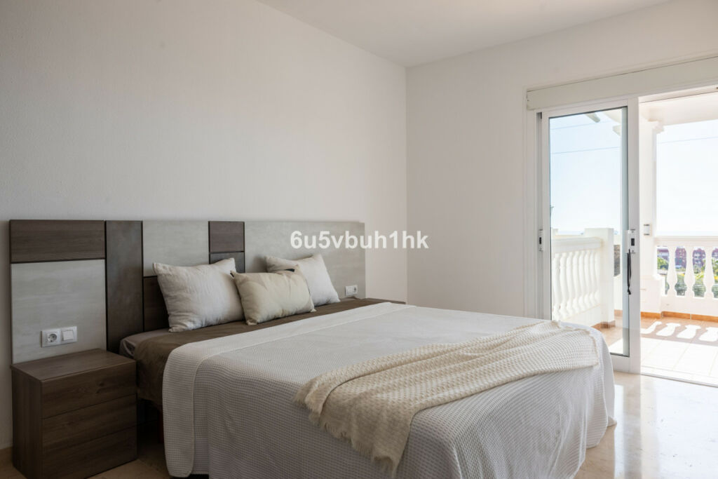 Detached Villa La Capellania Málaga - image 15
