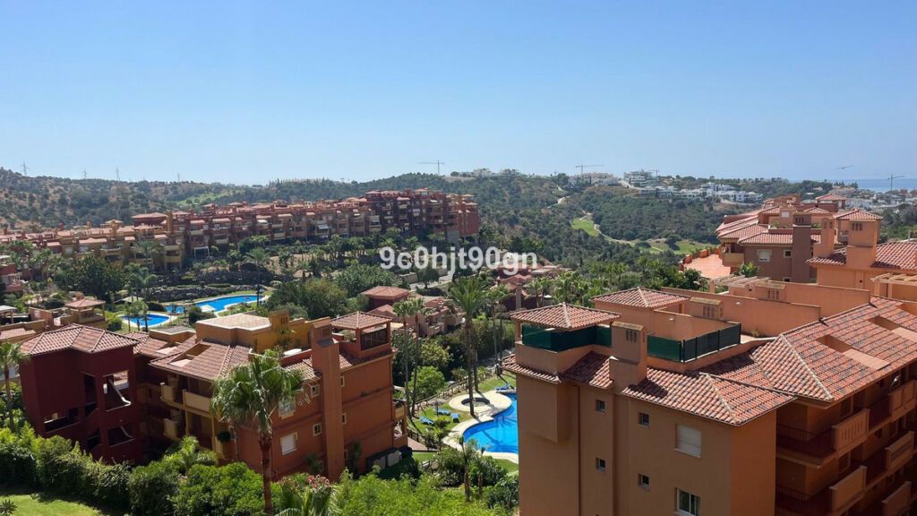 Middle Floor Apartment Reserva de Marbella Málaga - image 15