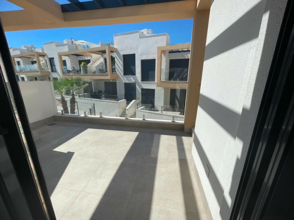 Middle Floor Apartment Villamartin Alicante - image 15