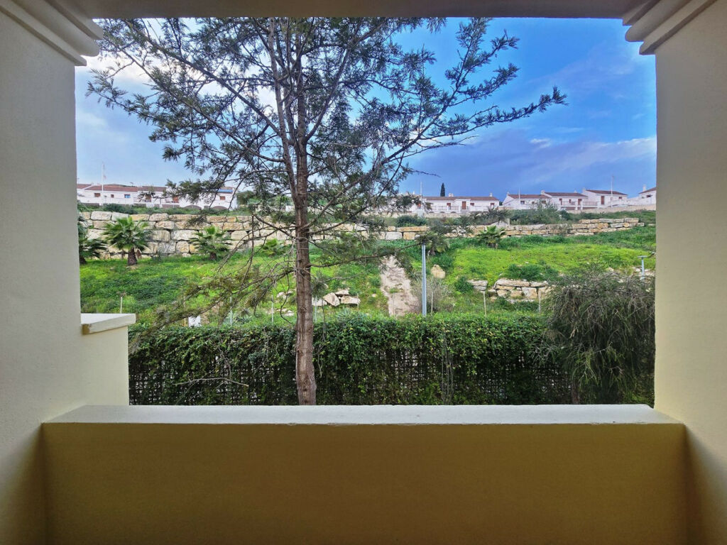 Middle Floor Apartment Casares Málaga - image 15