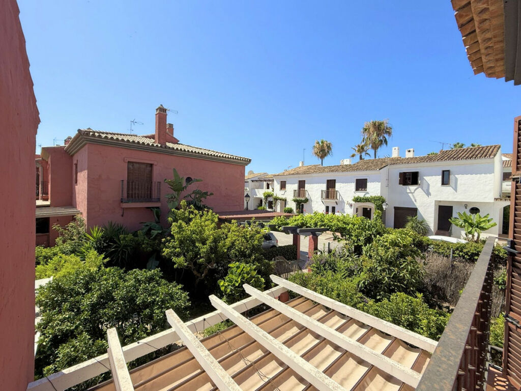 Townhouse Estepona Málaga - image 15