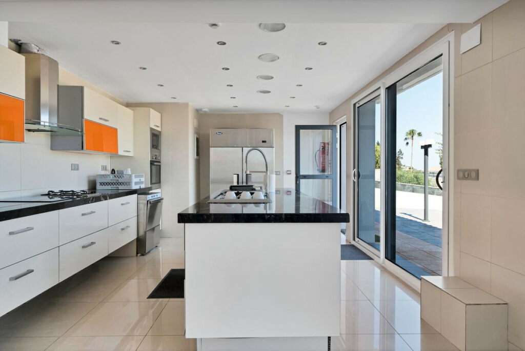 Detached Villa El Chaparral Málaga - image 15