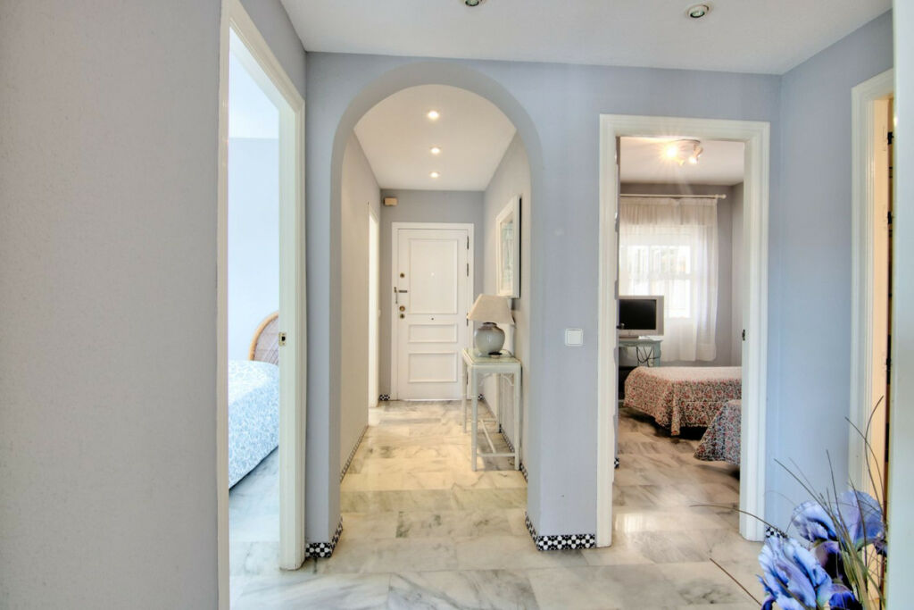 Middle Floor Apartment Fuengirola Málaga - image 15
