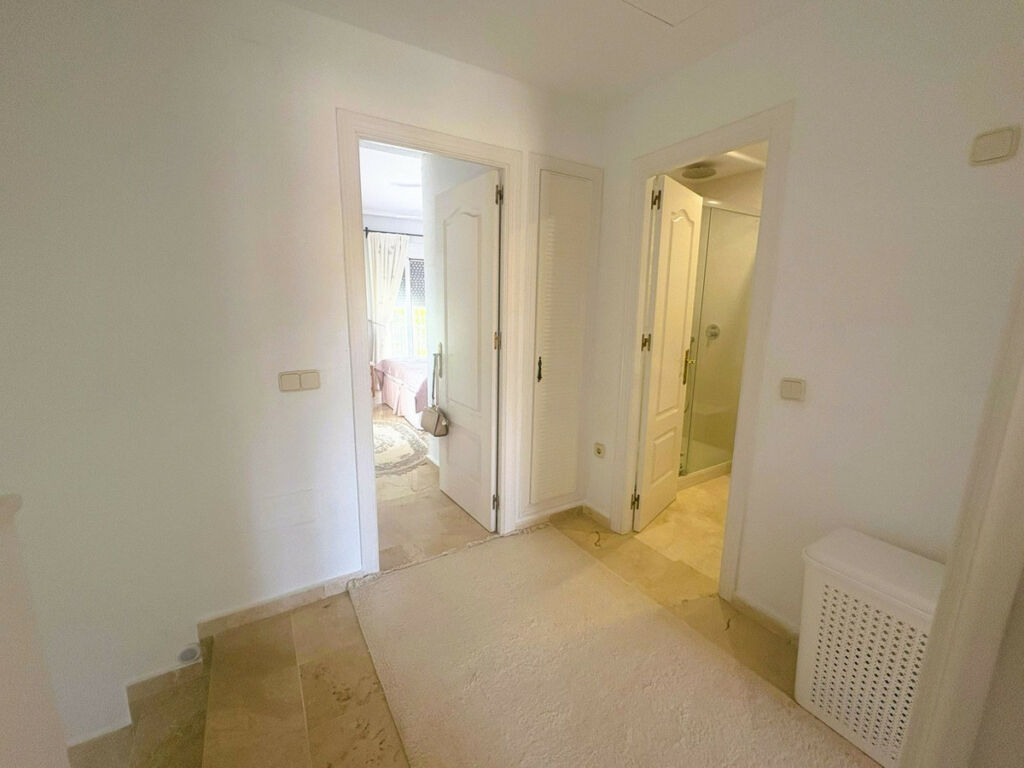 Townhouse La Duquesa Málaga - image 15