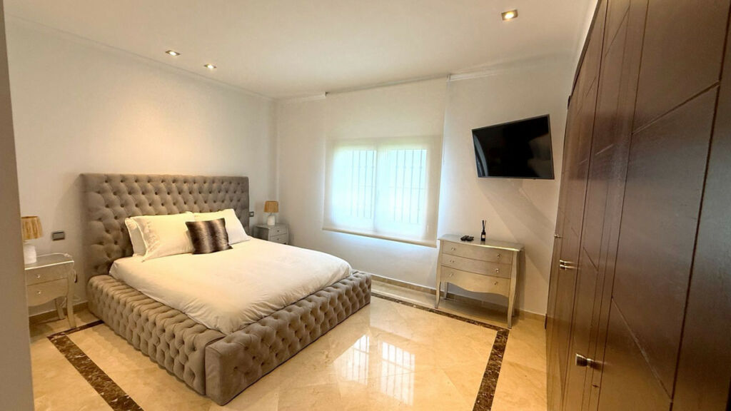 Detached Villa San Pedro de Alcántara Málaga - image 15