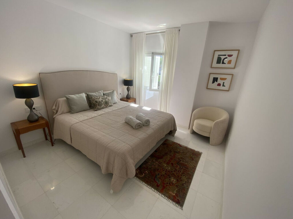 Middle Floor Apartment Puerto Banús Málaga - image 15