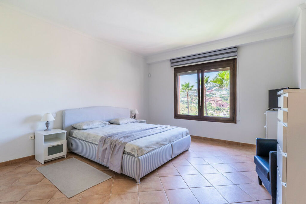 Middle Floor Apartment La Mairena Málaga - image 15