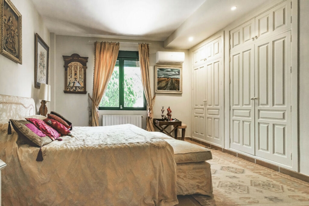 Detached Villa Sotogrande Cádiz - image 19